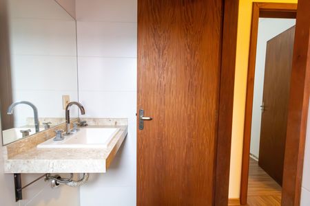 Casa à venda com 143m², 3 quartos e 1 vagaBanheiro