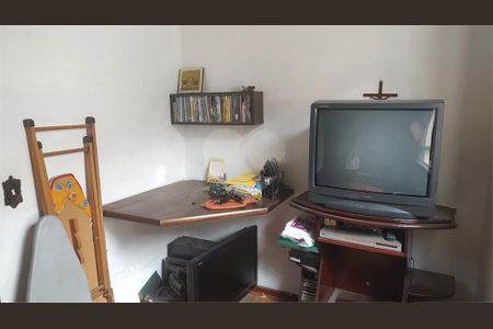 Casa à venda com 3 quartos, 200m² em Parque Maria Domitila, São Paulo