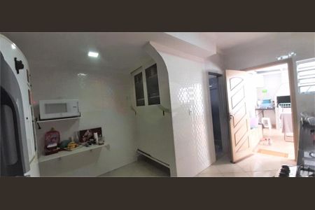 Casa à venda com 239m², 4 quartos e 3 vagas