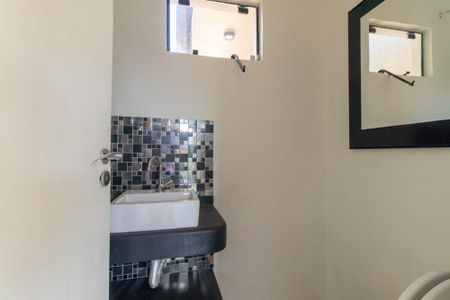 Casa para alugar com 300m², 3 quartos e 2 vagasLavabo