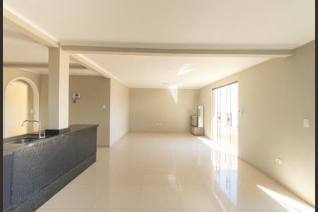 Casa para alugar com 300m², 3 quartos e 2 vagasSala