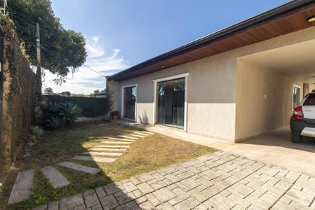 Casa para alugar com 300m², 3 quartos e 2 vagasFachada