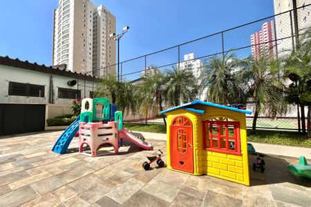 Apartamento à venda com 170m², 3 quartos e 4 vagasÁrea comum - Playground