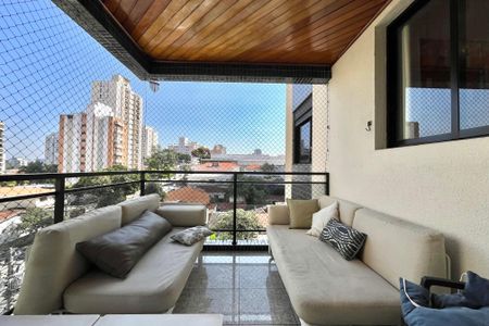 Apartamento à venda com 170m², 3 quartos e 4 vagasVaranda