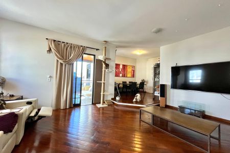 Apartamento à venda com 170m², 3 quartos e 4 vagasSala