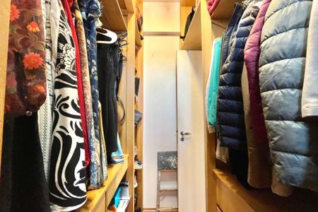 Apartamento à venda com 170m², 3 quartos e 4 vagasCloset da Suíte 1