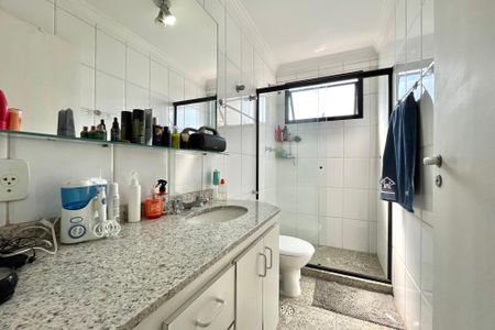 Apartamento à venda com 170m², 3 quartos e 4 vagasBanheiro da Suíte 2
