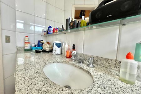 Apartamento à venda com 170m², 3 quartos e 4 vagasBanheiro da Suíte 2