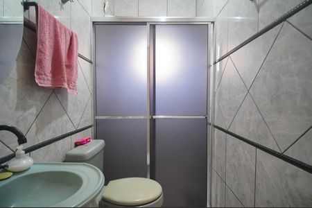 Casa à venda com 195m², 4 quartos e 2 vagasBanheiro 1