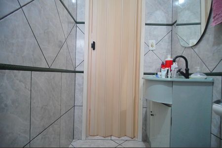 Casa à venda com 195m², 4 quartos e 2 vagasBanheiro 1