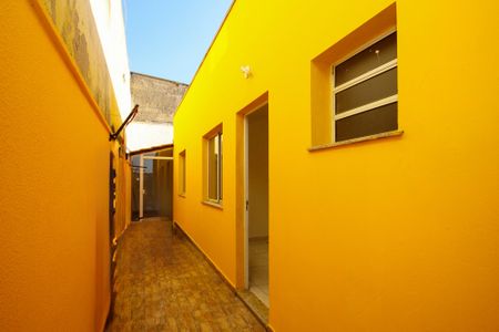 Casa para alugar com 100m², 2 quartos e 2 vagasCorredor Externo
