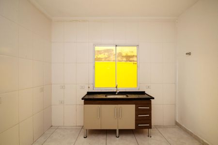 Casa para alugar com 100m², 2 quartos e 2 vagasCozinha