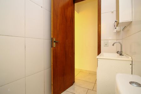 Casa para alugar com 100m², 2 quartos e 2 vagasBanheiro