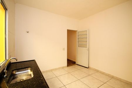 Casa para alugar com 100m², 2 quartos e 2 vagasCozinha