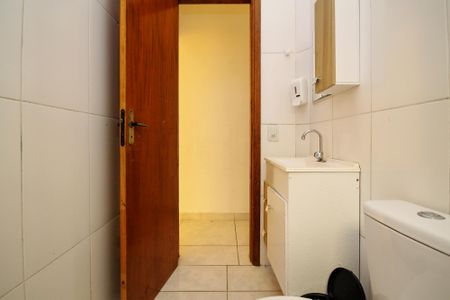 Casa para alugar com 100m², 2 quartos e 2 vagasBanheiro