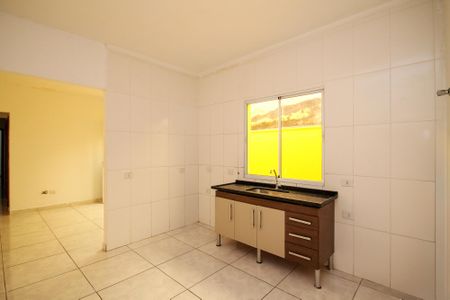 Casa para alugar com 100m², 2 quartos e 2 vagasCozinha