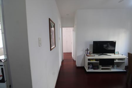 Corredor de apartamento para alugar com 2 quartos, 50m² em Del Castilho, Rio de Janeiro