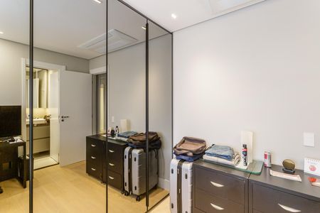 Apartamento à venda com 149m², 3 quartos e 2 vagasSuíte 1