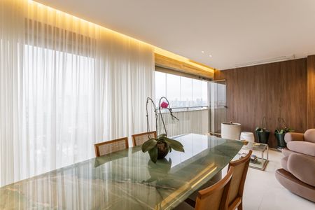 Apartamento à venda com 149m², 3 quartos e 2 vagasVaranda