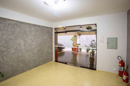 Apartamento para alugar com 73m², 2 quartos e 1 vagaHall social