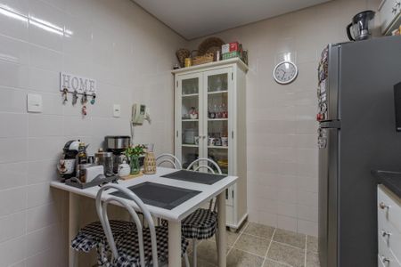 Casa de condomínio à venda com 181m², 4 quartos e 2 vagasCozinha