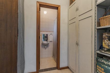 Casa de condomínio à venda com 181m², 4 quartos e 2 vagasÁrea de Serviço