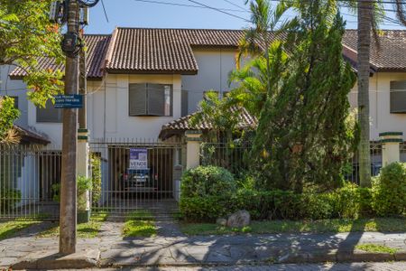 Casa de condomínio à venda com 181m², 4 quartos e 2 vagasFachada
