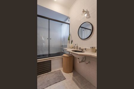 Casa de condomínio à venda com 181m², 4 quartos e 2 vagasSuíte
