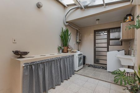 Casa de condomínio à venda com 181m², 4 quartos e 2 vagasÁrea de Serviço