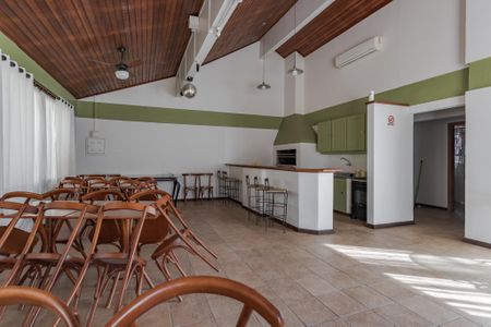 Casa de condomínio à venda com 181m², 4 quartos e 2 vagasÁrea comum - Salão de festas