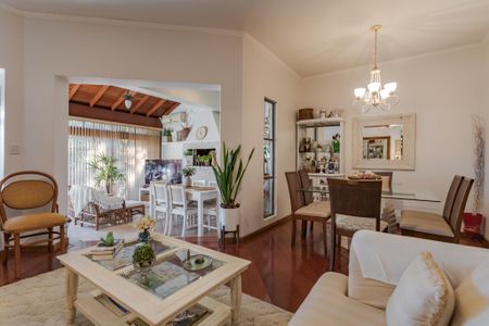 Casa de condomínio à venda com 181m², 4 quartos e 2 vagasSala