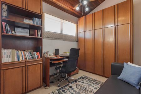 Casa de condomínio à venda com 181m², 4 quartos e 2 vagasQuarto 3