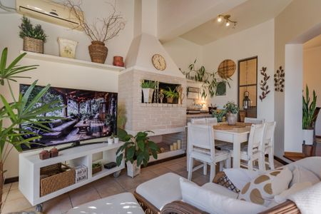 Casa de condomínio à venda com 181m², 4 quartos e 2 vagasSala