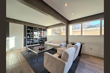 Apartamento à venda com 121m², 2 quartos e 1 vaga Apartamento à venda com 121m², 2 quartos e 1 vagaSala