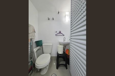 Apartamento à venda com 121m², 2 quartos e 1 vaga Apartamento à venda com 121m², 2 quartos e 1 vagaBanheiro de serviço