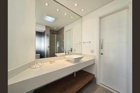 Apartamento à venda com 121m², 2 quartos e 1 vaga Apartamento à venda com 121m², 2 quartos e 1 vagaBanheiro Social