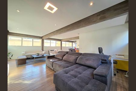 Apartamento à venda com 121m², 2 quartos e 1 vaga Apartamento à venda com 121m², 2 quartos e 1 vagaSala