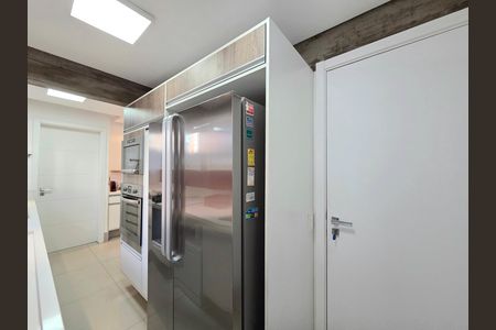 Cozinha de apartamento à venda com 2 quartos, 121m² em Itaim Bibi, São Paulo