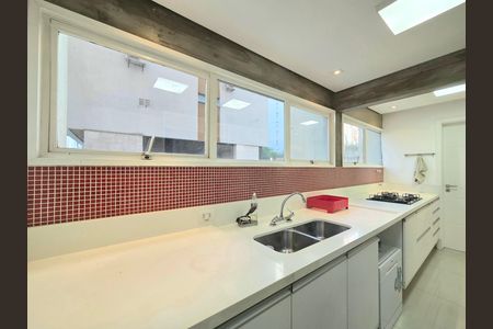 Apartamento à venda com 121m², 2 quartos e 1 vaga Apartamento à venda com 121m², 2 quartos e 1 vagaCozinha