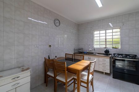 Casa à venda com 165m², 2 quartos e 2 vagasCozinha