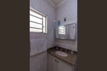 Casa à venda com 165m², 2 quartos e 2 vagasBanheiro