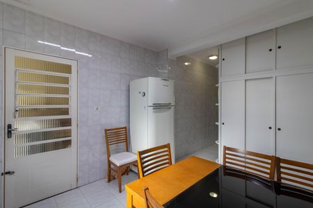 Casa à venda com 165m², 2 quartos e 2 vagasCozinha