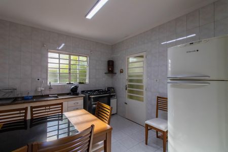 Casa à venda com 165m², 2 quartos e 2 vagasCozinha