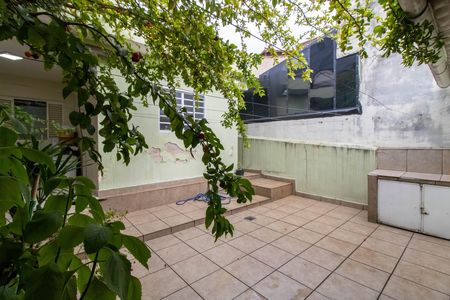 Casa à venda com 165m², 2 quartos e 2 vagasQuintal