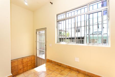 Casa à venda com 100m², 2 quartos e 1 vagaSala
