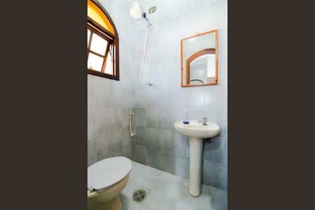 Casa à venda com 350m², 3 quartos e 4 vagasÁrea de Serviço - Banheiro