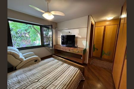 Apartamento para alugar com 143m², 3 quartos e sem vaga