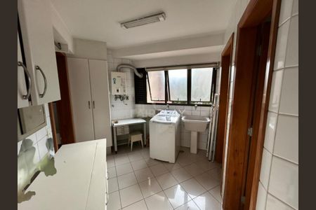 Apartamento para alugar com 143m², 3 quartos e sem vaga