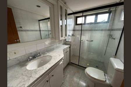 Apartamento para alugar com 143m², 3 quartos e sem vaga
