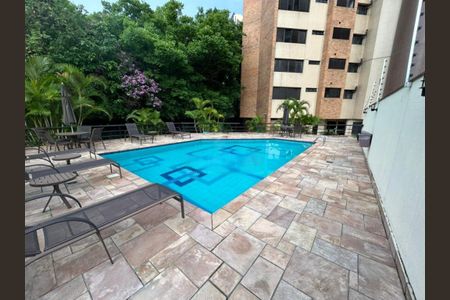 Apartamento para alugar com 143m², 3 quartos e sem vaga